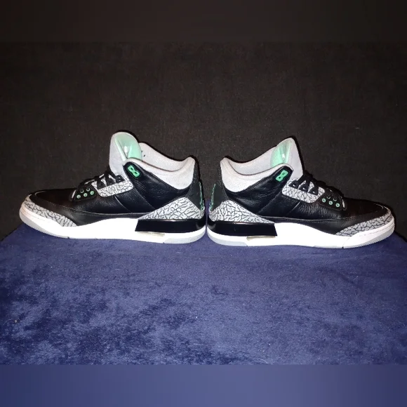 EUC Air Jordan 3 Retro Green Glow Men's Size 10 - Picture 9 of 10